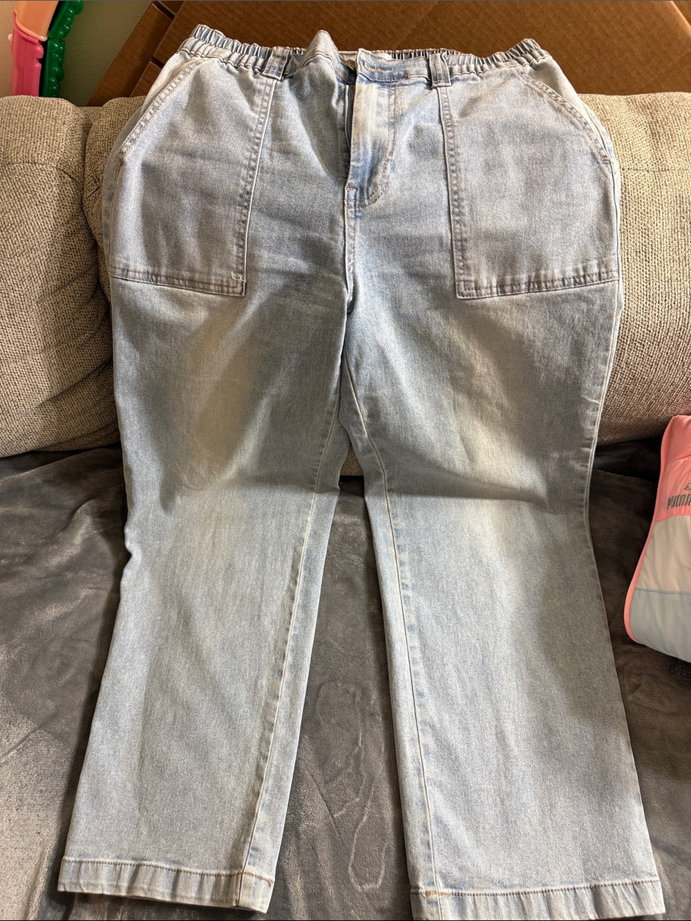 Light Wash Women’s Jeans with Elastic Waist